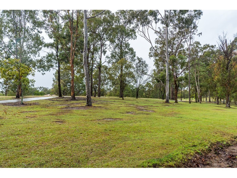 23 Chichester Drive, Arundel QLD 4214