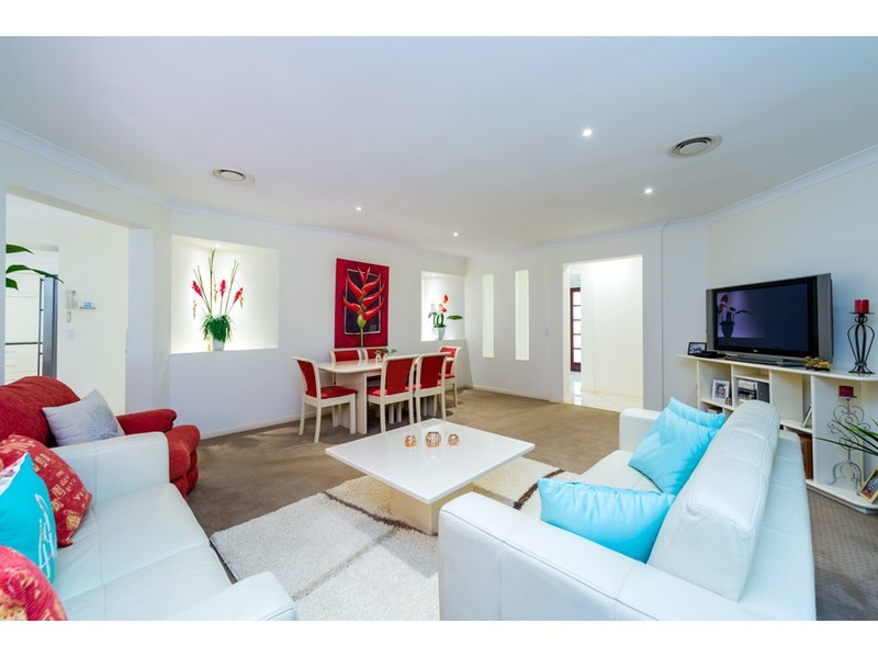 14 Orpington Court, Arundel QLD 4214