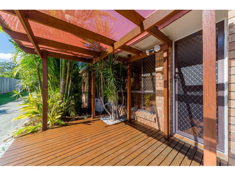 2/10 Gladys Street, Labrador QLD 4215