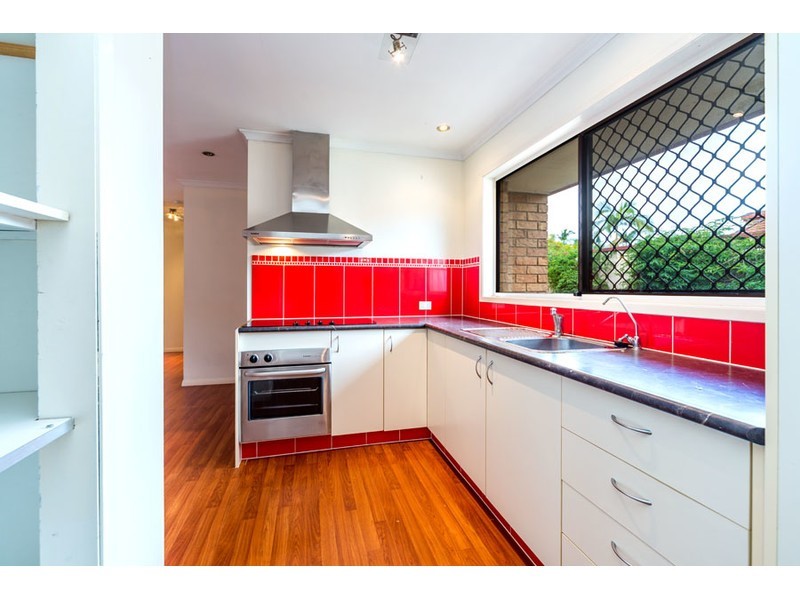 2/10 Gladys Street, Labrador QLD 4215