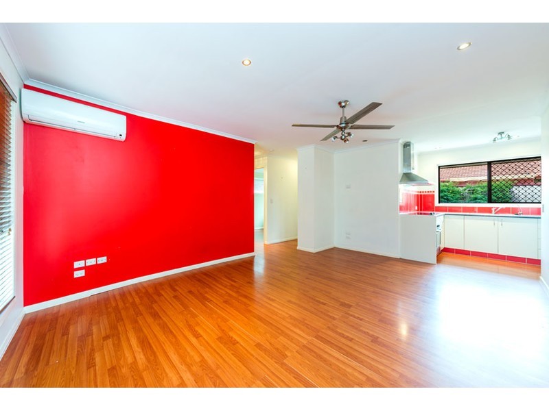 2/10 Gladys Street, Labrador QLD 4215