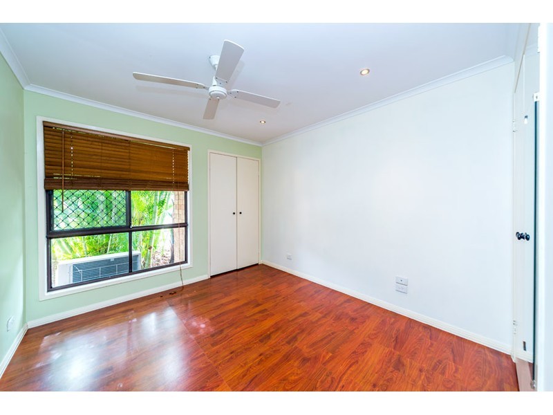 2/10 Gladys Street, Labrador QLD 4215