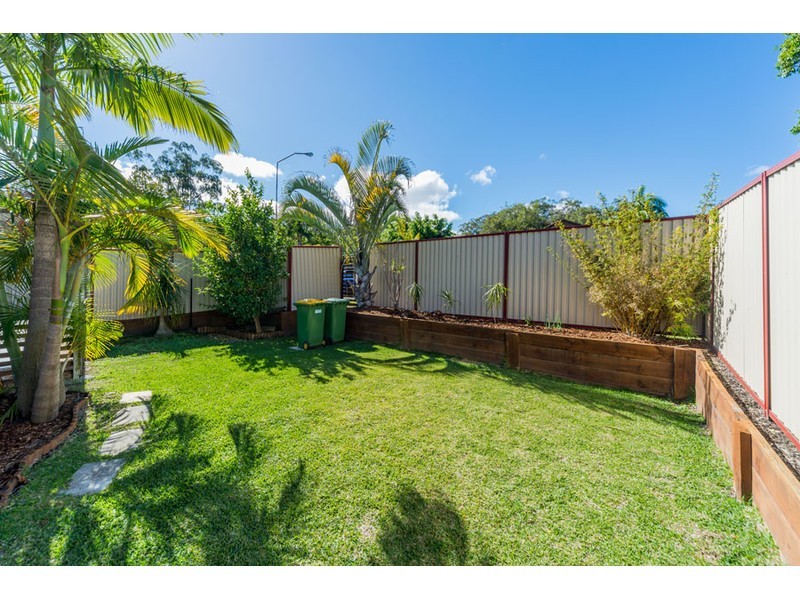 2/10 Gladys Street, Labrador QLD 4215