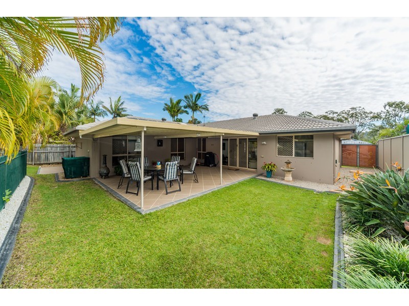 16 Desert Falls Crescent, Parkwood QLD 4214