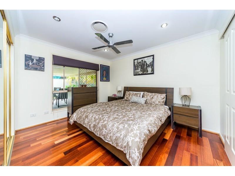 16 Desert Falls Crescent, Parkwood QLD 4214