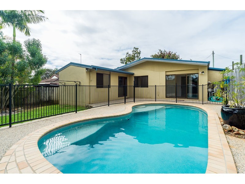 126 Wilson Street, Labrador QLD 4215