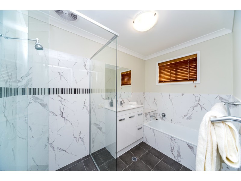 32 Masters Street, Arundel QLD 4214