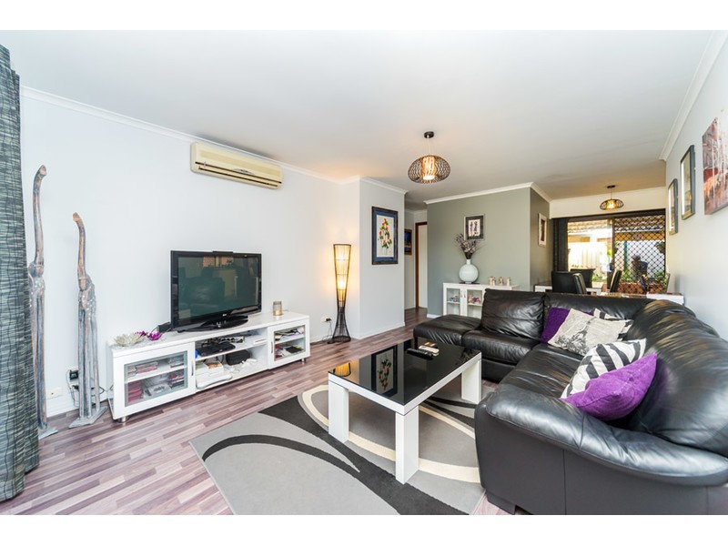 2/6 Mace Court, Labrador QLD 4215