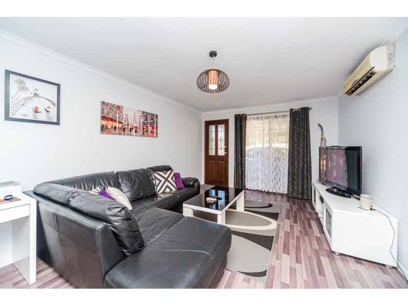 2/6 Mace Court, Labrador QLD 4215