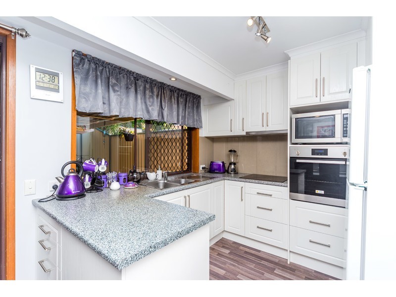 2/6 Mace Court, Labrador QLD 4215