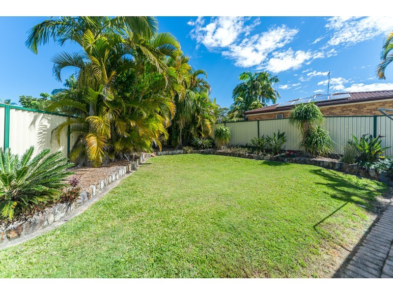 2/6 Mace Court, Labrador QLD 4215
