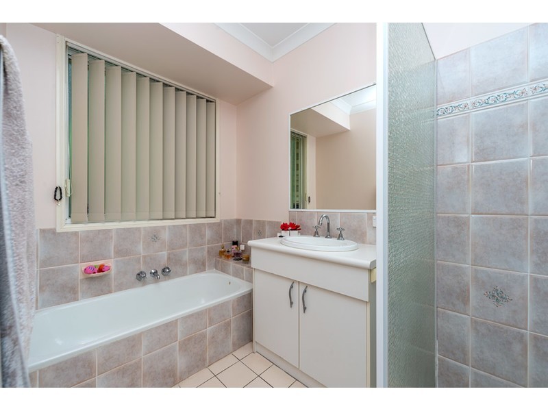 42 Alcott Court, Parkwood QLD 4214