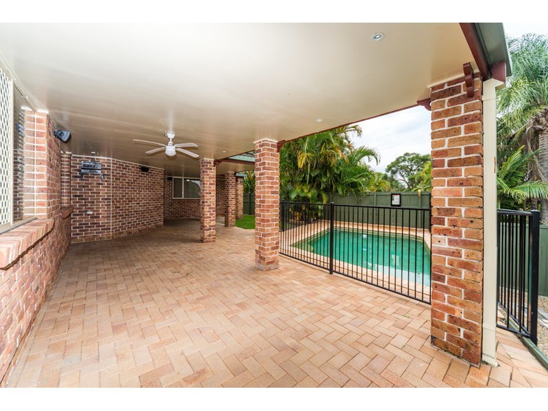 11 Crenshaw Court, Parkwood QLD 4214