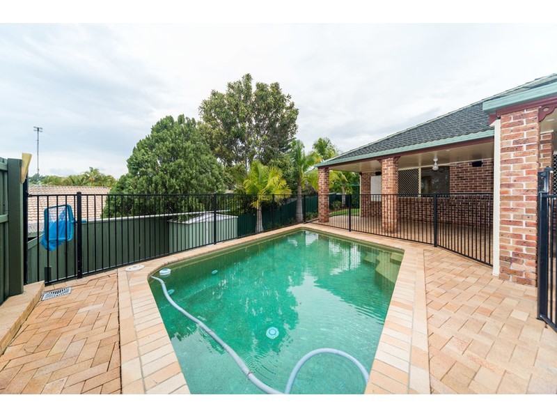 11 Crenshaw Court, Parkwood QLD 4214