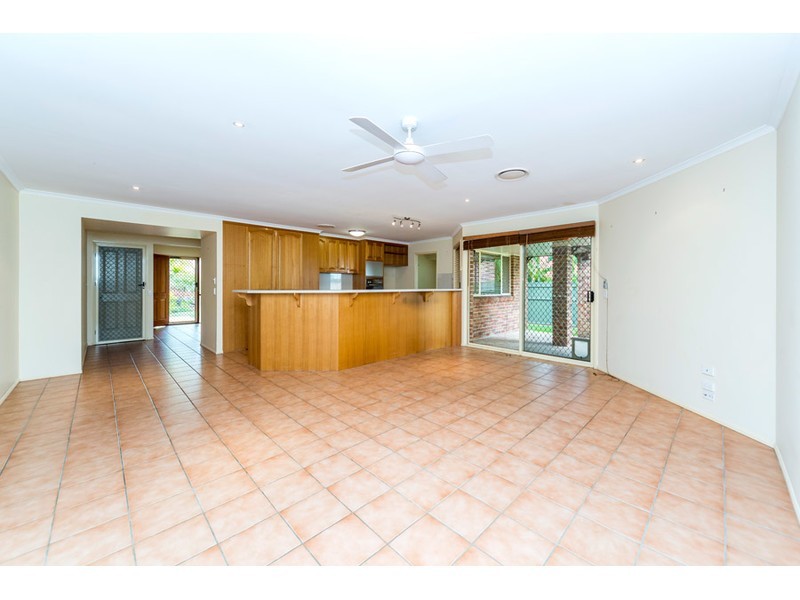 11 Crenshaw Court, Parkwood QLD 4214