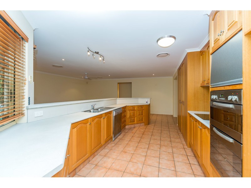 11 Crenshaw Court, Parkwood QLD 4214