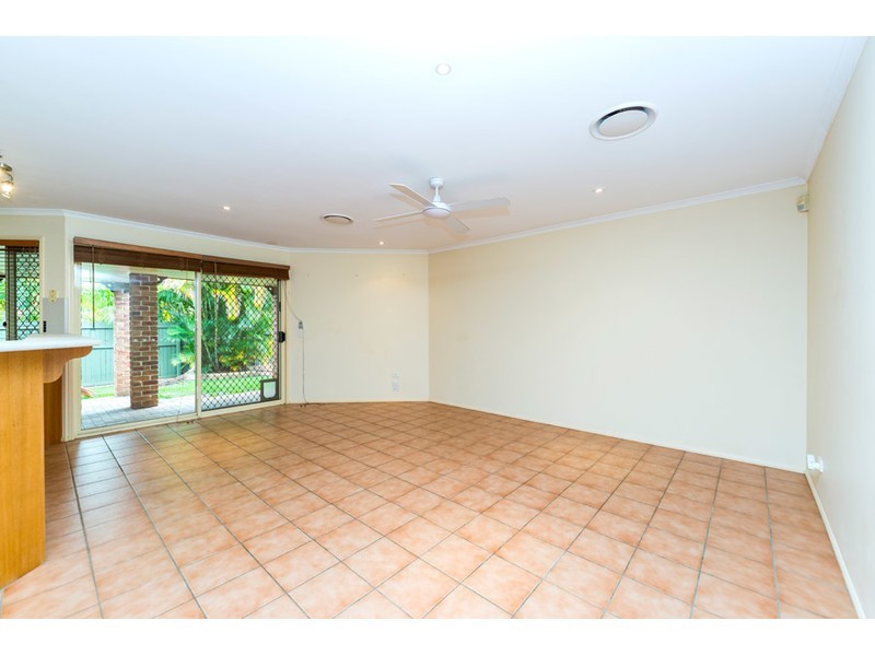 11 Crenshaw Court, Parkwood QLD 4214