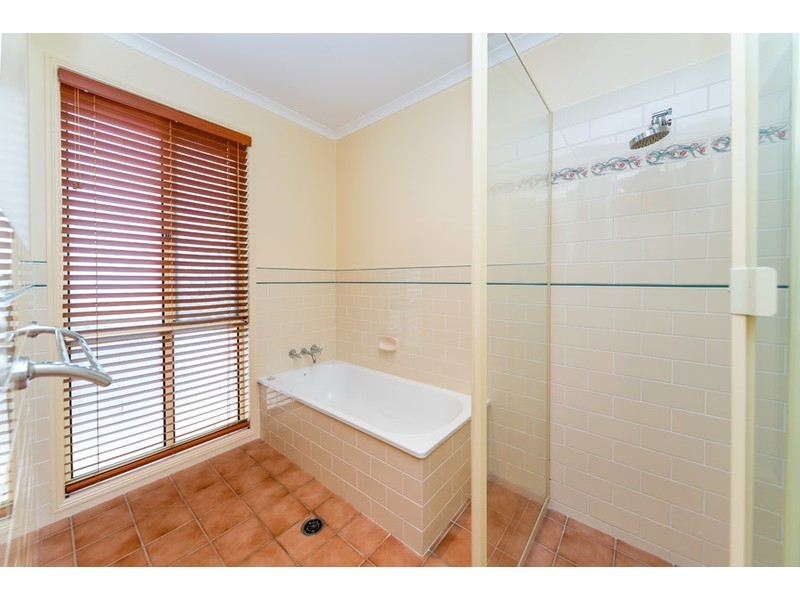 11 Crenshaw Court, Parkwood QLD 4214