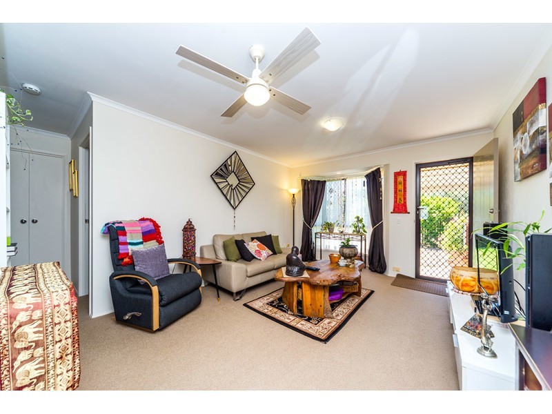 2/116 Little Usher Avenue, Labrador QLD 4215