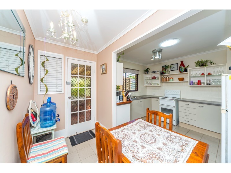 2/116 Little Usher Avenue, Labrador QLD 4215