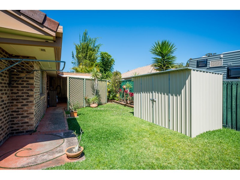 2/116 Little Usher Avenue, Labrador QLD 4215