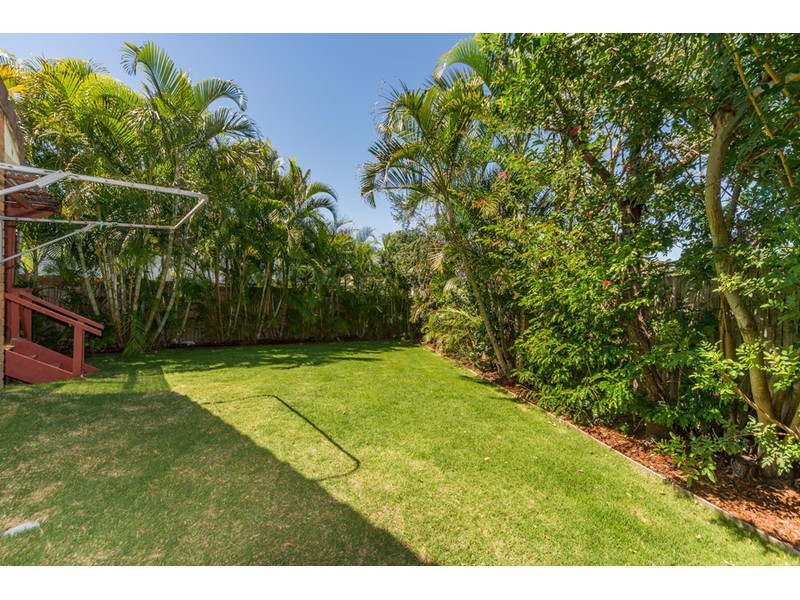 1/9 Ruth Anne Close, Labrador QLD 4215