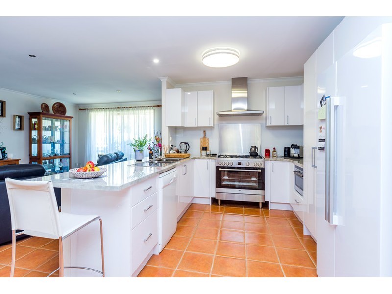 18 Rebbechi Court, Parkwood QLD 4214