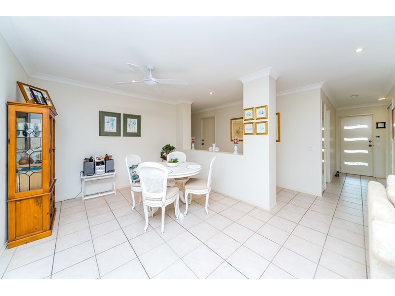42 Marble Arch Place, Arundel QLD 4214