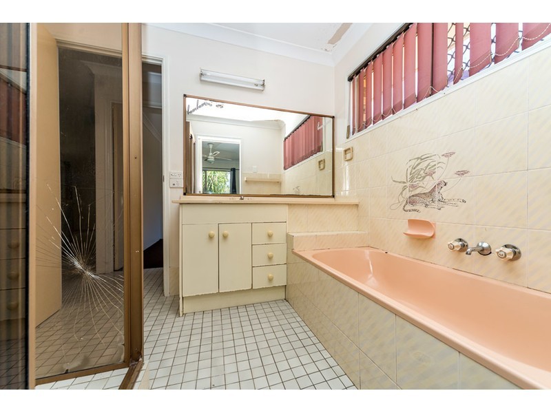 31 Melbourne Road, Arundel QLD 4214