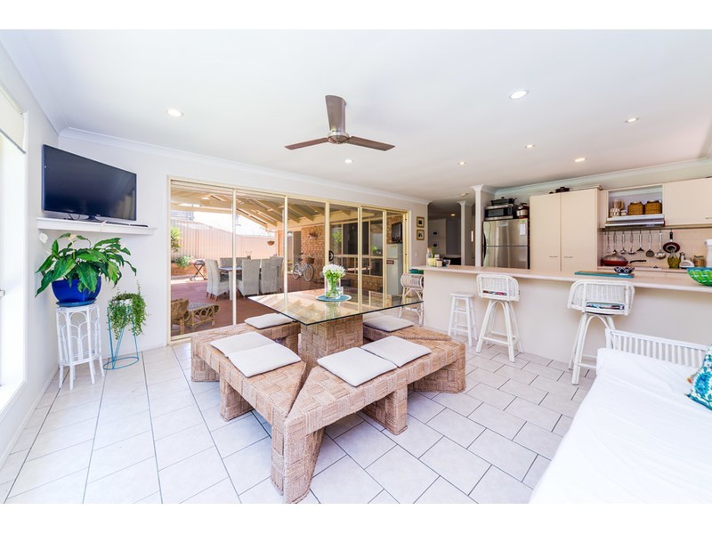 102 Henry Cotton Drive, Parkwood QLD 4214