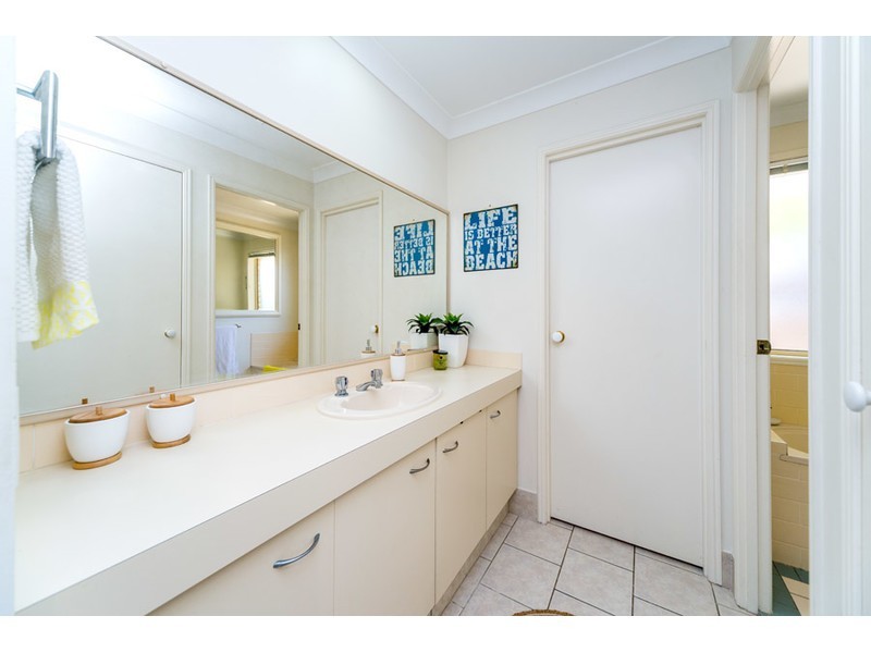 102 Henry Cotton Drive, Parkwood QLD 4214