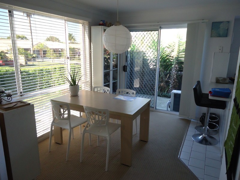 1/4 Calvary Court, Labrador QLD 4215