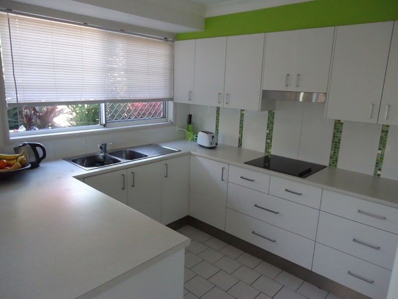 1/4 Calvary Court, Labrador QLD 4215