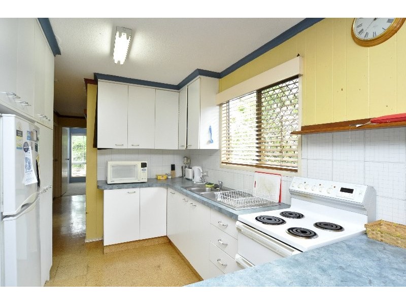 229 Central Street, Labrador QLD 4215