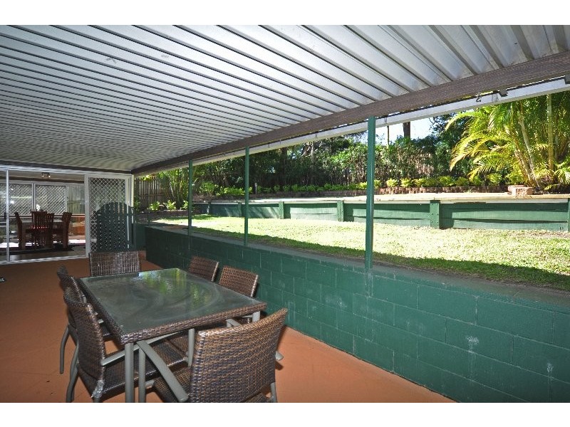 11 Winani Drive, Ashmore QLD 4214