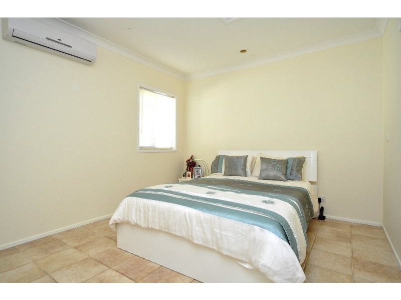 11 Winani Drive, Ashmore QLD 4214