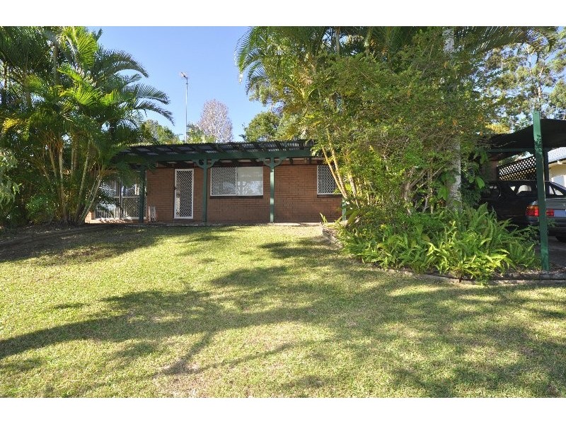 11 Winani Drive, Ashmore QLD 4214