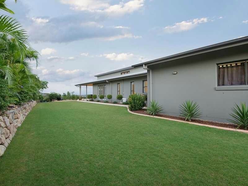 39 Salvado Drive, Pacific Pines QLD 4211