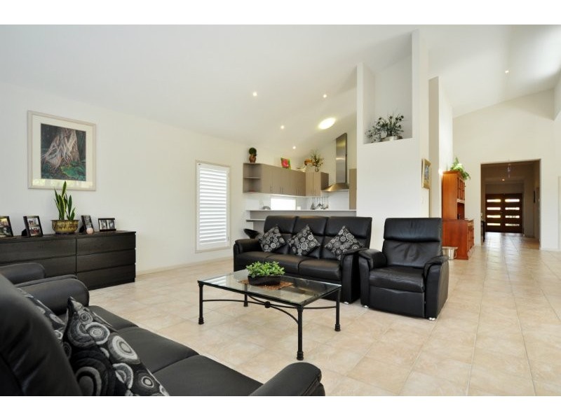 39 Salvado Drive, Pacific Pines QLD 4211