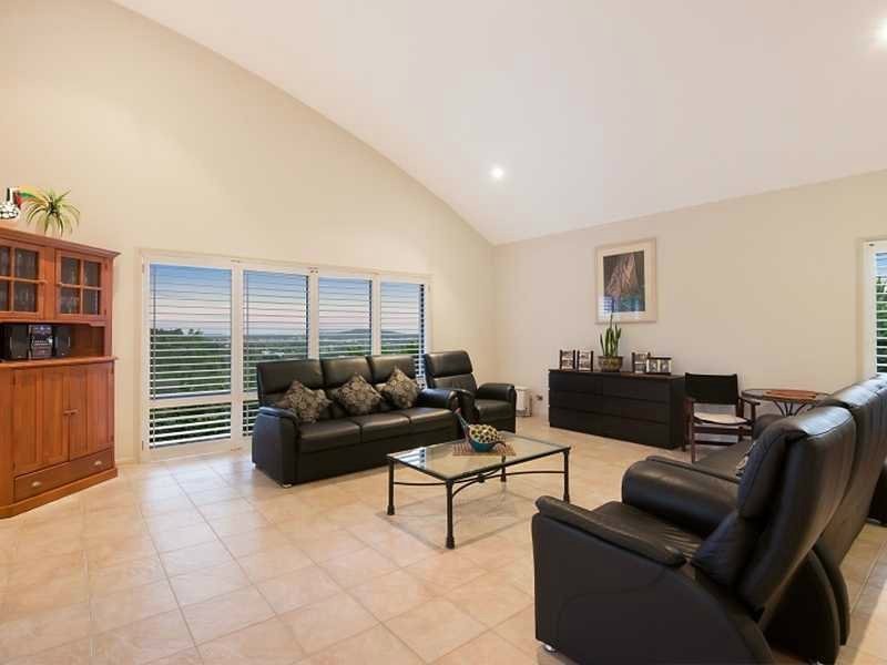 39 Salvado Drive, Pacific Pines QLD 4211