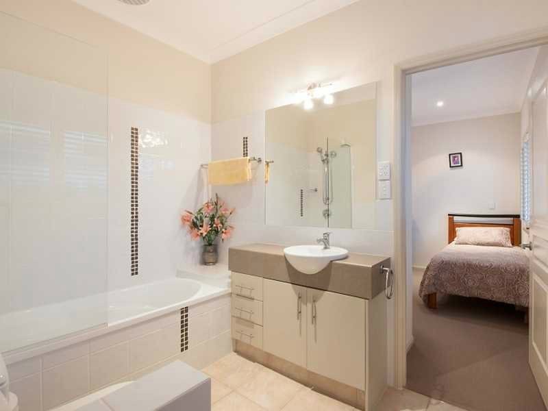 39 Salvado Drive, Pacific Pines QLD 4211