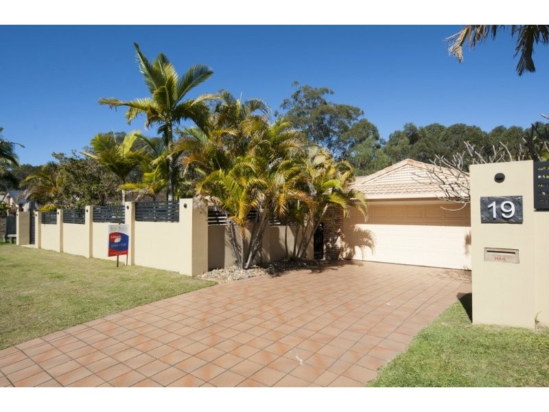 19 Clubhouse Drive, Arundel QLD 4214