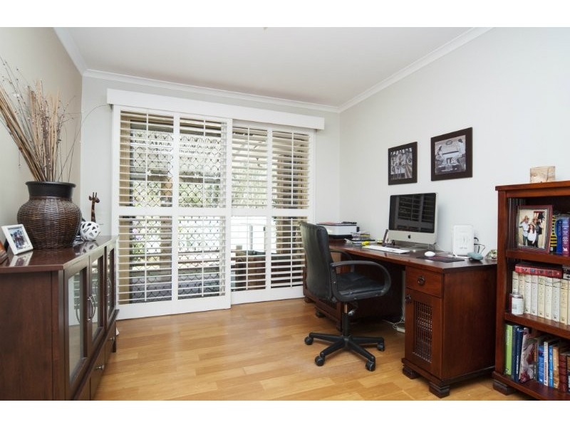 19 Clubhouse Drive, Arundel QLD 4214