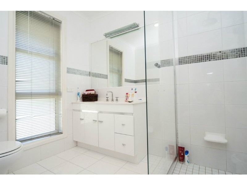 19 Clubhouse Drive, Arundel QLD 4214