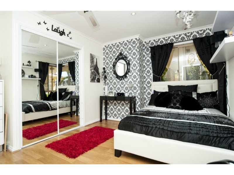 19 Clubhouse Drive, Arundel QLD 4214