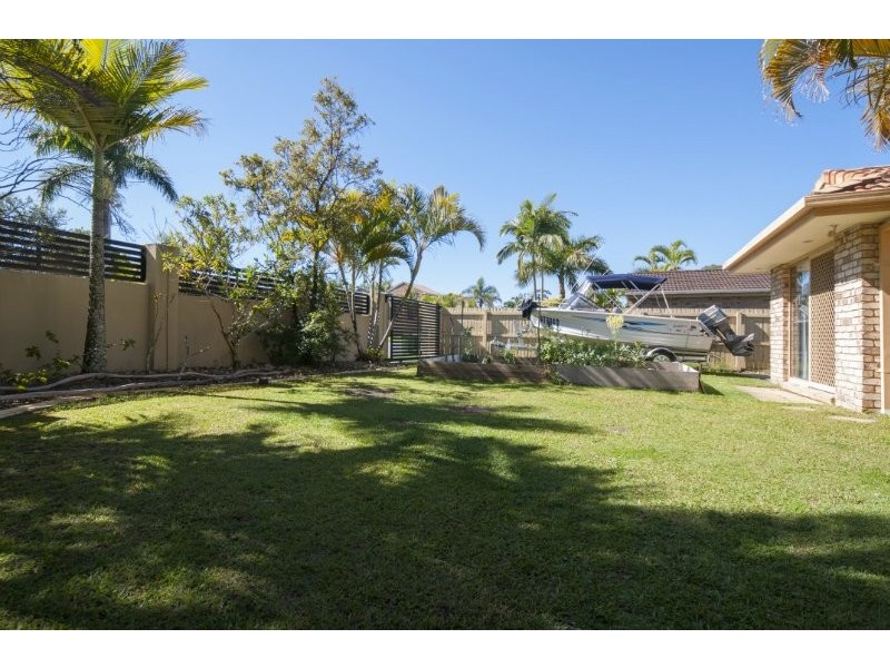 19 Clubhouse Drive, Arundel QLD 4214