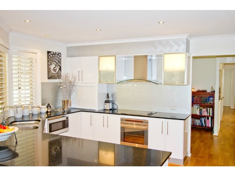 19 Clubhouse Drive, Arundel QLD 4214