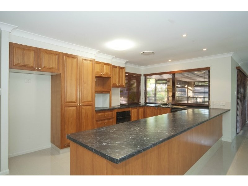 26 Petworth Court, Arundel QLD 4214