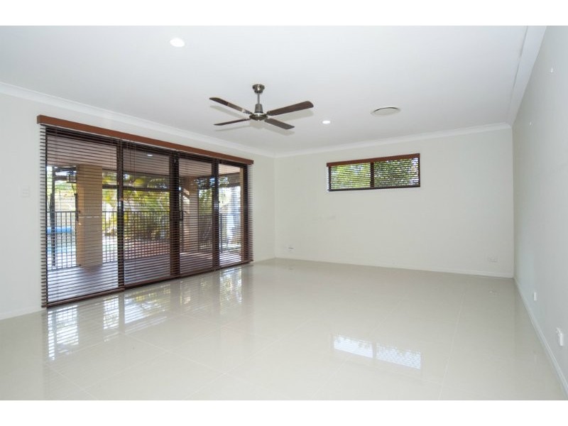 26 Petworth Court, Arundel QLD 4214