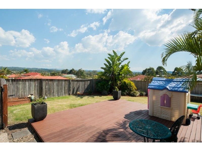2 Kite Street, Arundel QLD 4214